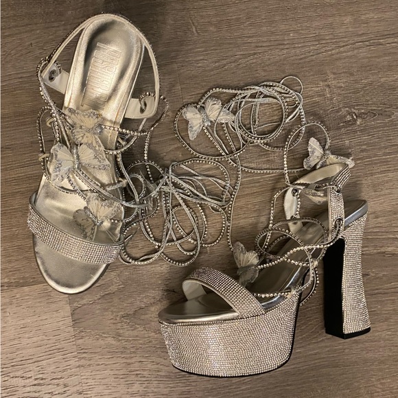 POSTER GIRL SILVER BUTTERFLY PLATFORM HEELS - Picture 4 of 16
